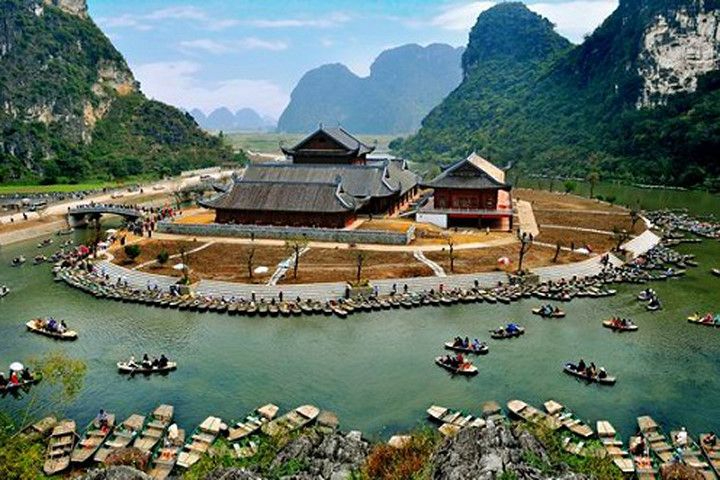Phương Oanh diện set đồ 50 - Cảm hứng video marketing từ Hotspot Matrix